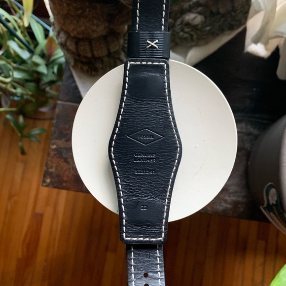 FOSSIL 22mm leather band - Picture 2 of 2